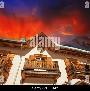 Detail einer Berghütte in den italienischen Dolomiten - Hütte in den Alpen Stockfoto