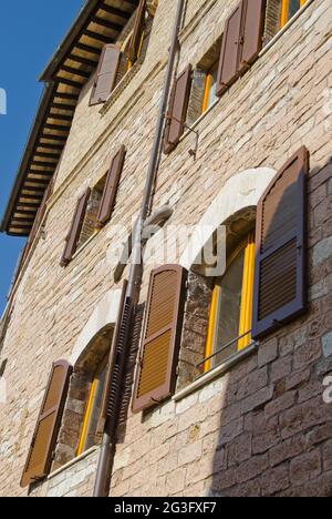Architektonisches Detail von Assisi in Umbrien Stockfoto