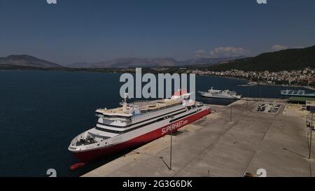 Luftaufnahme Globaler Hafen Von Igoumenitsa City, Epirus, Griechenland, Superfast Ferry Ship Ro-Ro Car Truck Passenger Carrier Ferries Stockfoto