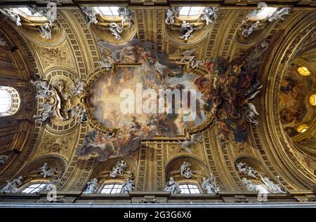 Italien, Rom, Chiesa del Gesù (Kirche Jesu), Deckengemälde 'Trionfo del Nome di Gesù' von Giovanni Battista Gaulli, auch bekannt als Baciccio Stockfoto