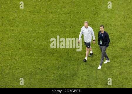 Torwarttrainer Andreas Köpke (Deutschland), Manager Oliver Bierhoff (Deutschland) Frankreich - Deutschland München, 15.06.2021, Fussball, Saison 2020 Stockfoto