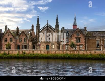 St. Mary's, Inverness ist eine römisch-katholische Kirche in der Stadt Inverness, Inverness-Shire, in Schottland. Stockfoto