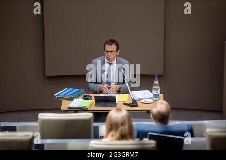 Der flämische Sozialminister Wouter Beke, abgebildet während einer Plenarsitzung des flämischen Parlaments am Mittwoch, den 16. Juni 2021 in Brüssel. Die kürzlich Stockfoto