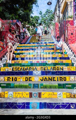 RIO DE JANEIRO, BRASILIEN - 28. JANUAR 2015: Escadaria Selaron (Selaron-Stufen) in Rio de Janeiro Stockfoto