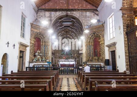 RIO DE JANEIRO, BRASILIEN - 28. JANUAR 2015: Inerior einer Kirche im Kloster Santo Antonio in Rio de Janeiro. Stockfoto