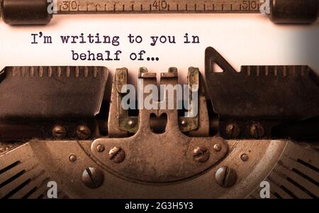 Vintage Inschrift gemacht mit der alten Schreibmaschine Stockfoto