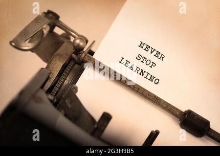 Vintage Inschrift gemacht mit der alten Schreibmaschine Stockfoto