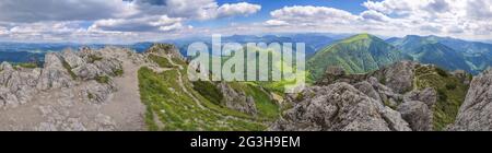 Landschaftlich reizvolle Aussicht von Rozsutec in den Mala Fatra Bergen Stockfoto