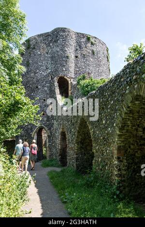 Norwich Black Tower, Teil der alten Stadtmauer, wo widerspenstige Plaque-Betroffene im 14. Stockfoto