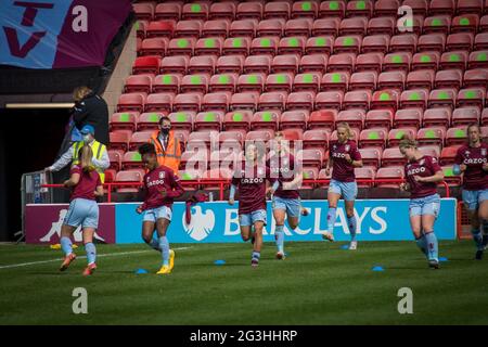 Walsall, England 24. April 2021. Barclays FA Women's Super League-Spiel zwischen Aston Villa Women und Bristol City Women, gespielt im Banks's Stadium. Stockfoto