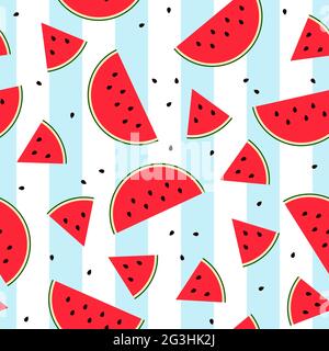 Nahtlose Wassermelone in Scheiben. Flach Süße frische Früchte auf weiß blau gestreiftem Hintergrund. Farbenfrohe, helle Sommergerichte. Rot geschnittene Melone mit Samen. Vec Stock Vektor