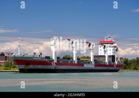 Lakers in der Nähe von Thorold, AM Welland Canal, Teil des St. Lawrence Seaway und des Great Lakes Waterway. Stockfoto
