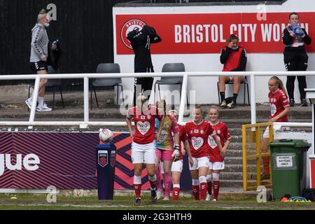 Bath, England 02. Mai 2021. Barclays FA Women's Super League-Spiel zwischen Bristol City Women und Manchester United Women, gespielt im Twerton Park. Stockfoto