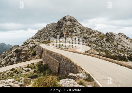 Kurvenreiche Straße in Mallorca, Spanien, genannt Sa Calobra Stockfoto