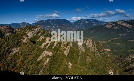 Blick von der Wanderung auf den Gipfel der Salga Aguda, in der Serra de Picancel (Berguedà, Katalonien, Spanien, Pyrenäen) Stockfoto