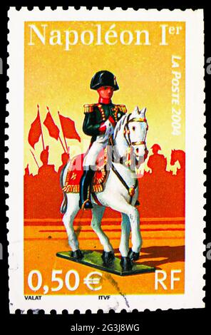 MOSKAU, RUSSLAND - 17. APRIL 2021: Die in Frankreich gedruckte Briefmarke zeigt Napoleon, die Kaiserliche Garde Napoleons I., um 2004 Stockfoto