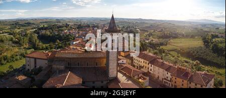 Panoramablick Auf Das Schloss Conti Guidi Stockfoto