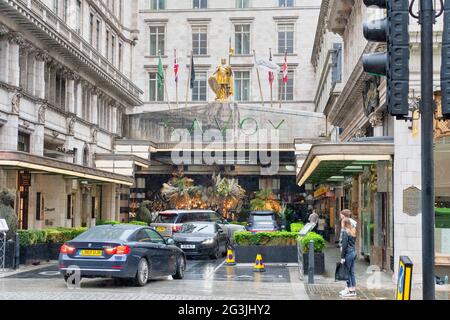 LONDON, GROSSBRITANNIEN - 20. MAI 2021: Das Savoy Hotel im Zentrum von London Stockfoto