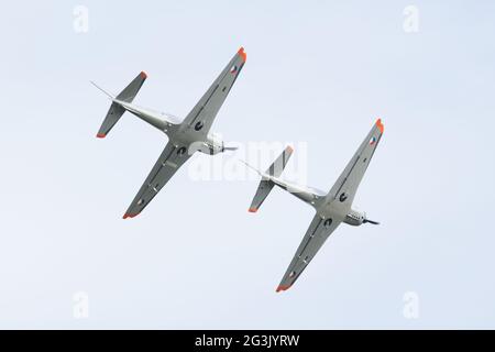 LEEUWARDEN, NIEDERLANDE - 10. JUNI 2016: Niederländische Armee BlackShape Prime während einer Demonstration an der Royal Netherlands Air for Stockfoto