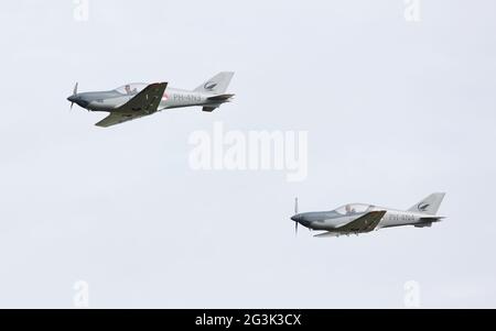 LEEUWARDEN, NIEDERLANDE - 10. JUNI 2016: Niederländische Armee BlackShape Prime während einer Demonstration an der Royal Netherlands Air for Stockfoto