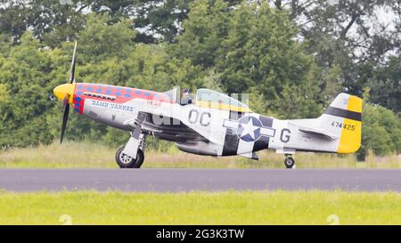 LEEUWARDEN, Niederlande - Juni 10: P51 Mustang Anzeigen der niederländischen Luftwaffe Open House. 10. Juni 2016 in Leeuwarden, Th Stockfoto