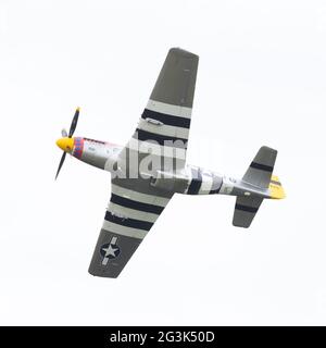 LEEUWARDEN, Niederlande - Juni 10: P51 Mustang Anzeigen der niederländischen Luftwaffe Open House. 10. Juni 2016 in Leeuwarden, Th Stockfoto