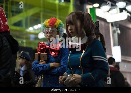 Menschen feiern Halloween in Shibuya, Tokio, Japan Stockfoto