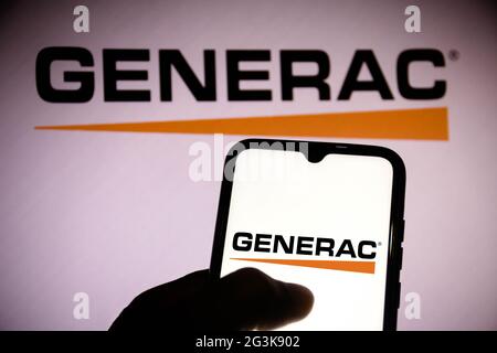 Brasilien. Juni 2021. In dieser Abbildung ist ein Logo von Generac Holdings Inc. (Generac) zu sehen, das auf einem Smartphone und im Hintergrund zu sehen ist. (Foto von Rafael Henrique/SOPA Images/Sipa USA) Quelle: SIPA USA/Alamy Live News Stockfoto