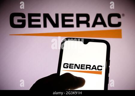 Brasilien. Juni 2021. In dieser Abbildung ist ein Logo von Generac Holdings Inc. (Generac) zu sehen, das auf einem Smartphone und im Hintergrund zu sehen ist. Kredit: Rafael Henrique/SOPA Images/ZUMA Wire/Alamy Live Nachrichten Stockfoto