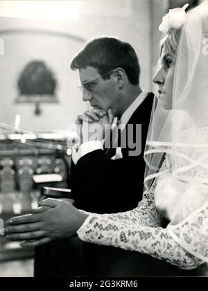 Menschen, Hochzeit, Zeremonie, Brautpaar, 1970er Jahre, ADDITIONAL-RIGHTS-CLEARANCE-INFO-NOT-AVAILABLE Stockfoto