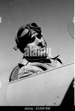 Transport / Transport, Luftfahrt, persönlich, Pilot, Trainee Pilot vor dem ersten Alleinflug, um 1935, nur REDAKTIONELLE VERWENDUNG Stockfoto