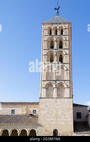 Die Kirche St. Stephan ist eine mittelalterliche Kirche in Segovia, Spanien Stockfoto