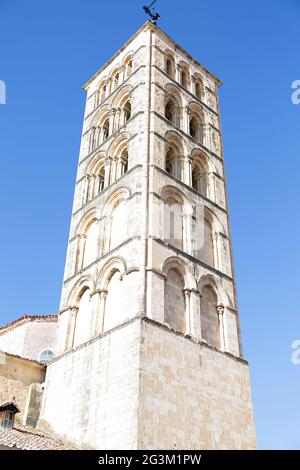 Die Kirche St. Stephan ist eine mittelalterliche Kirche in Segovia, Spanien Stockfoto