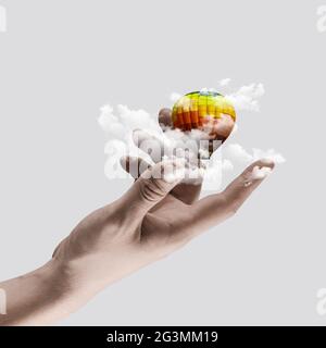 Zeitgenössische Kunstcollage, modernes Design. Ästhetik der Hände. Trendige Pastellfarben. Copyspace für Ihre Anzeige oder Ihren Text. Stockfoto