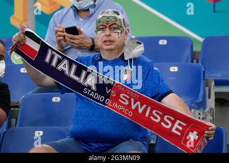 Roma, Italien. Juni 2021. Fans vor der UEFA Euro 2020 Gruppenphase - Gruppe A Fußballspiel zwischen Italien und der Schweiz im stadio Olimpico in Rom (Italien), 16. Juni 2021. Foto Andrea Staccioli/Insidefoto Kredit: Insidefoto srl/Alamy Live News Stockfoto