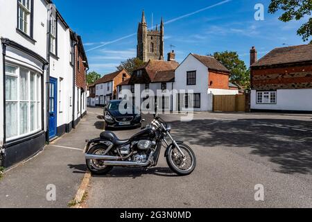 Blick auf die Cannon Street in Richtung All Saints Church, Lydd, Kent, Romney Marsh, England, VEREINIGTES KÖNIGREICH. Stockfoto