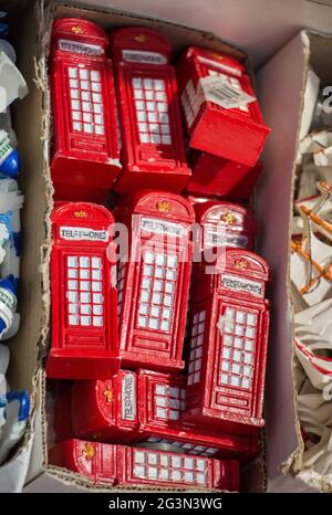 Satz von rote Telefonzelle in einer box Stockfoto