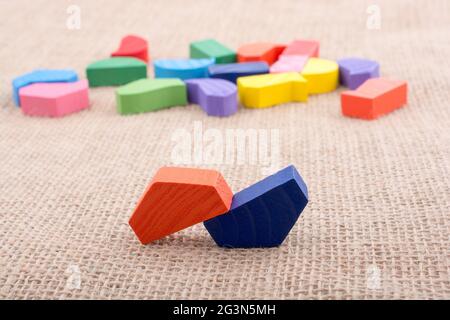 Farbenfrohe Stücke einer logik puzzle Stockfoto