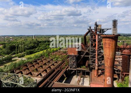 Industriebau, Blick von oben, Landschaftspark Duisburg-Nord, ehemaliges Stahlwerk, Duisburg, Ruhr, NRW, Deutschland Stockfoto