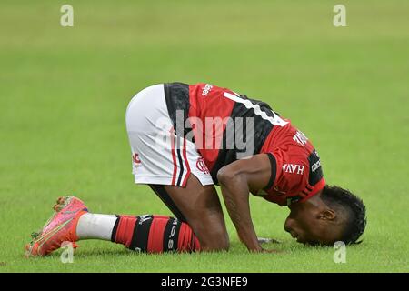 Maracana Stadium, Rio de Janeiro, Brasilien. Juni 2021. Copa do Brazil, Flamengo gegen Coritiba; Bruno Henrique von Flamengo feiert sein Tor in der 66. Minute für 2-0 Credit: Action Plus Sports/Alamy Live News Stockfoto