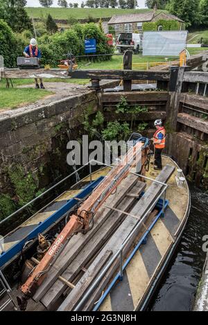 Leeds Liverpool Kanalschleuse Wartung von Locks, Locks Bank Newton Stockfoto