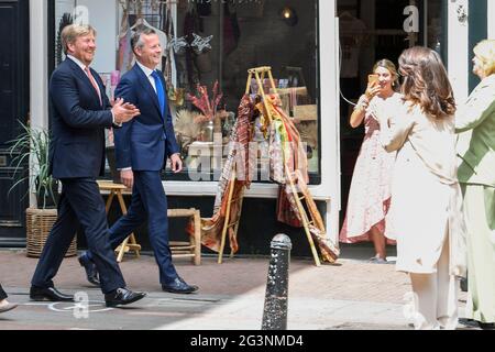 Amsterdam, Niederlande. Juni 2021. Amsterdam, am 17. Juni 2021 trifft König Willem-Alexander der Niederlande am 17. Juni 2021 im Amsterdamer Museum ein, um die Ausstellung De Gouden Koets zu eröffnen, die nach einer Restaurierung von mehr als fünf Jahren erstmals wieder für die Öffentlichkeit zu sehen ist.Quelle: Albert Nieboer/Niederlande OUT/Point de Vue OUT/dpa/Alamy Live News Stockfoto