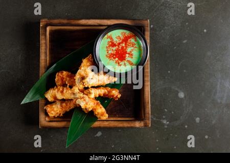 Tempura-Tiger-Garnelen mit Wasabi-Mayonnaise Stockfoto