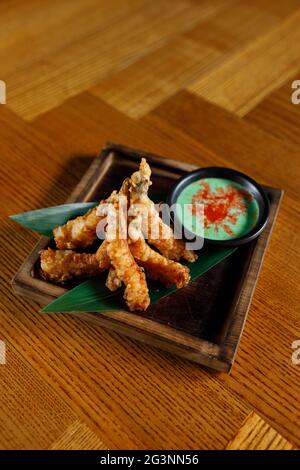 Tempura-Tiger-Garnelen mit Wasabi-Mayonnaise Stockfoto