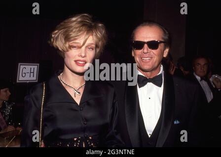 Rebecca Broussard und Jack Nicholson 1990. Quelle: Ralph Dominguez/MediaPunch Stockfoto