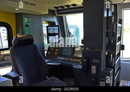 Fahrerhaus auf dem neuen Métro-Zug der Merseyrail-Klasse 777 Stadler EMU mit Batterieantrieb wird auf der Rail Live am 16. Juni 2021 vorgestellt Stockfoto