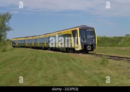 Der neue Metrozug Merseyrail der Klasse 777 Stadler EMU mit Batterieaggregat wird auf der Rail Live, der Fachmesse für Bahnindustrie, am 16. Juni 2021, vorgestellt Stockfoto