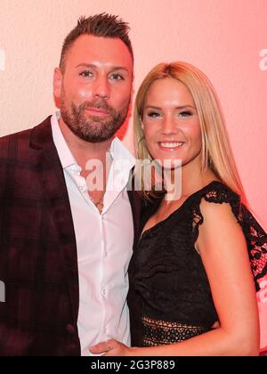 Die deutsche Popsängerin Sonia Liebing mit Ehemann Markus beim Adventfest der 100000 Lichter 30.11.19 Stockfoto