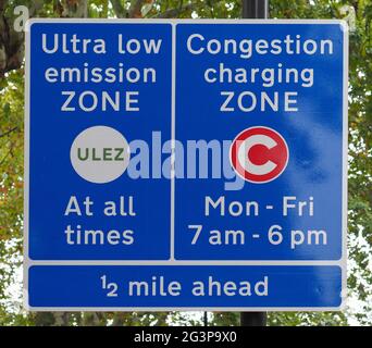 ULEZ (Ultra Low Emission Zone) und C (Congestion Charging Zone) Stockfoto