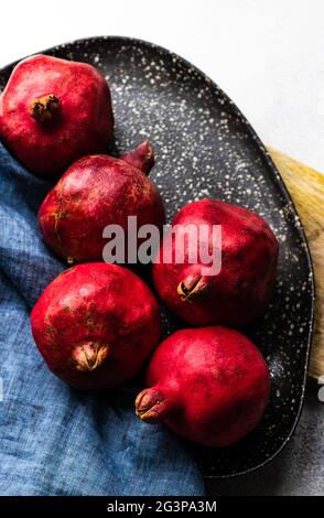 Reife Granatapfelfrüchte Stockfoto